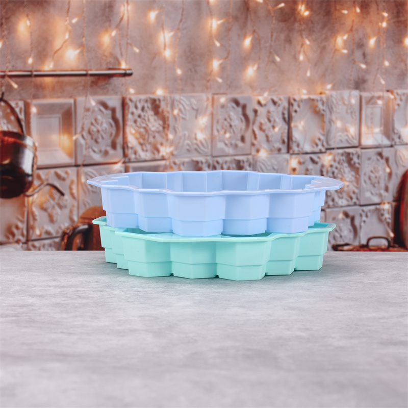Silicone 19 Mobile Bee Honeyco - Soap Making Party review and price